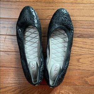 me too Black Laser-Cut Quilted Insole Ballet Flats